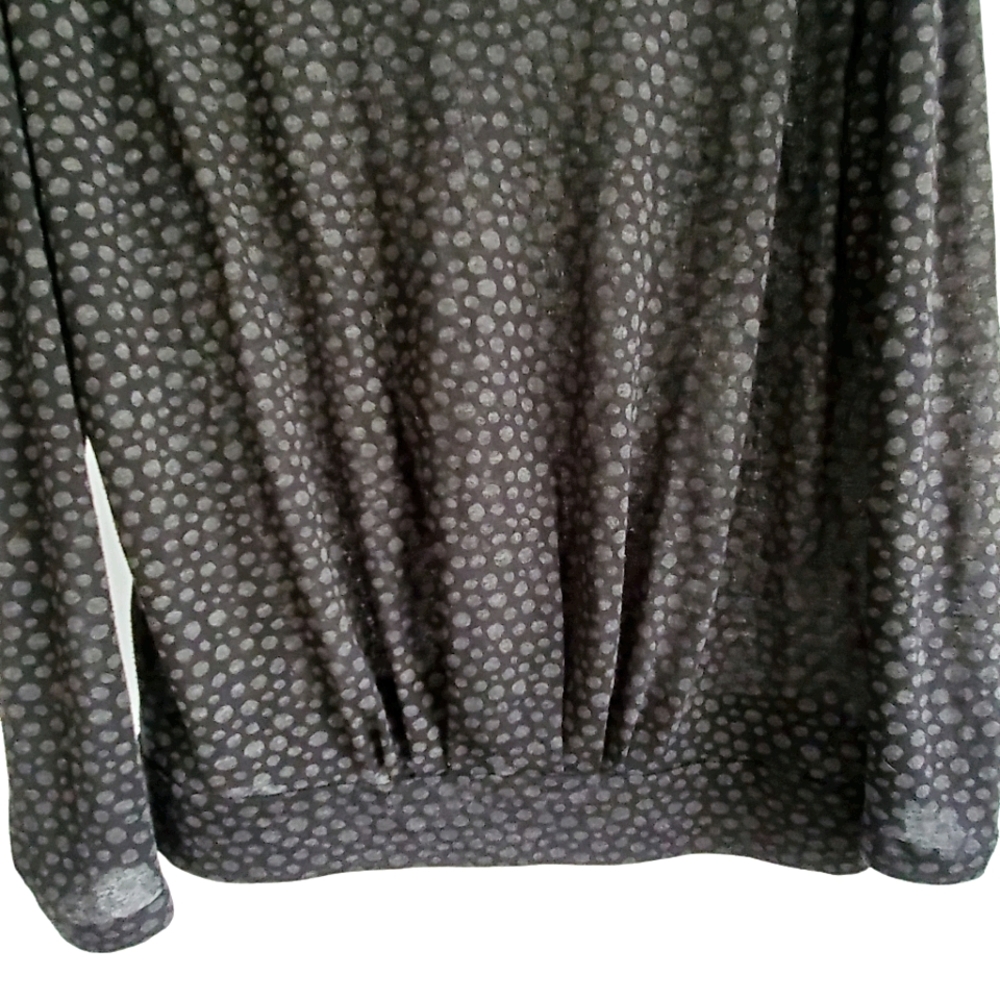 Scoop Neck Long Sleeve Tee Black & Gray Dots - Picture 3 of 6